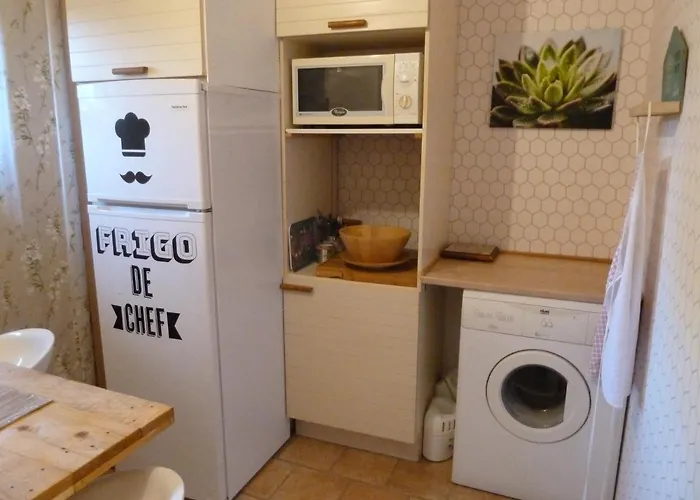 Le Clos Fleuri بيت ضيافة *